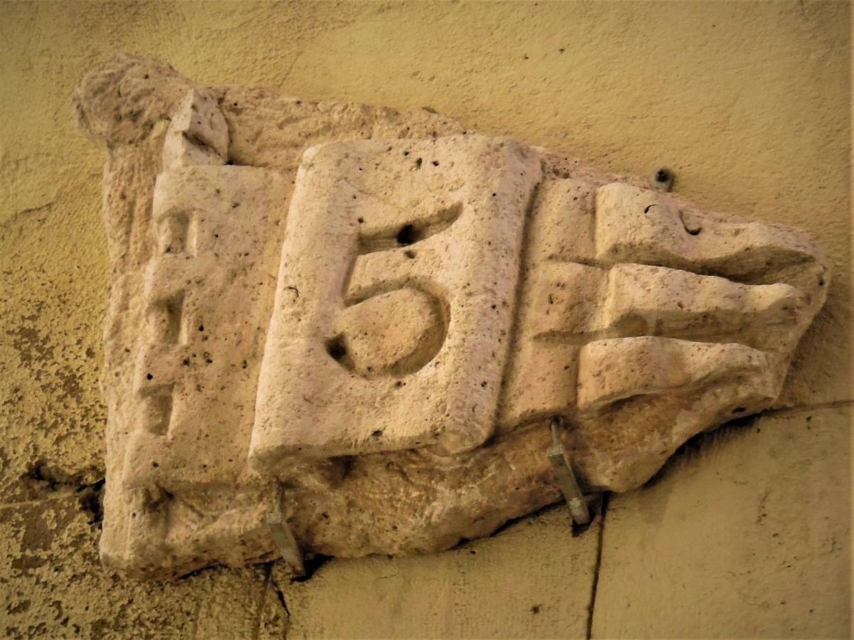 L'Oriflamme Apartment Avignon Ngoại thất bức ảnh